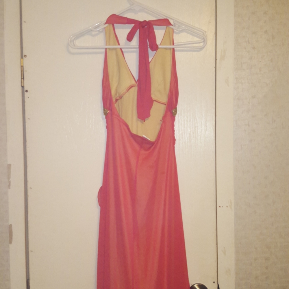 Too small - Picture 3 of 4